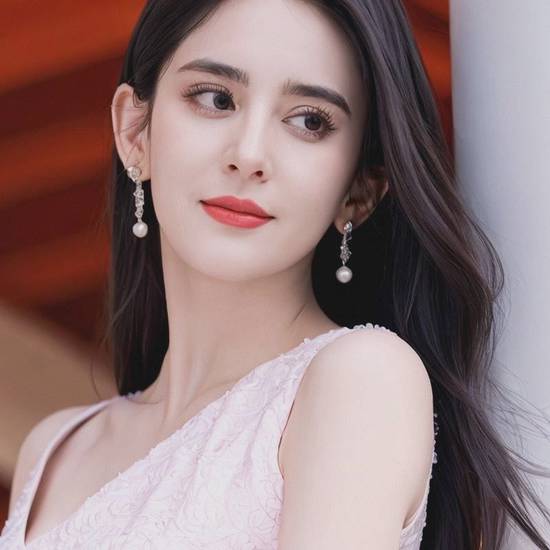 古力娜扎是什么臉型,古力娜扎的精致瓜子臉型解析