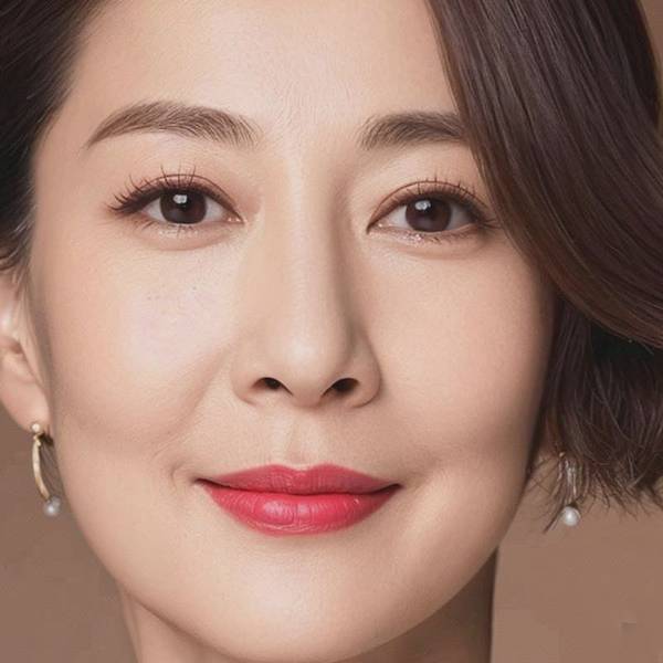 黃皮膚適合什么顏色口紅,黃皮膚口紅選色指南,實用顯白美妝全解析